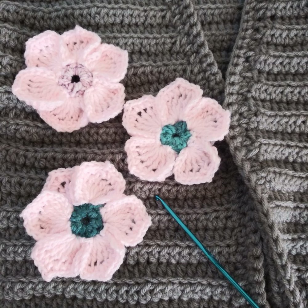 Decorative crochet flowers